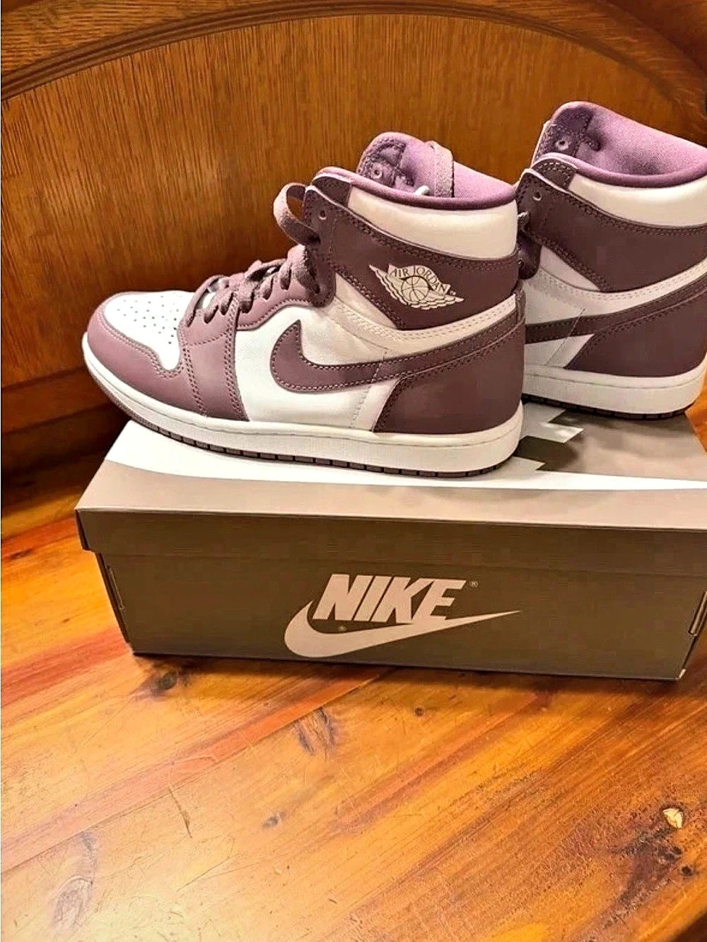 Nike Air Jordan 1 High-Top Sneakers Purple & White US 7 Like New